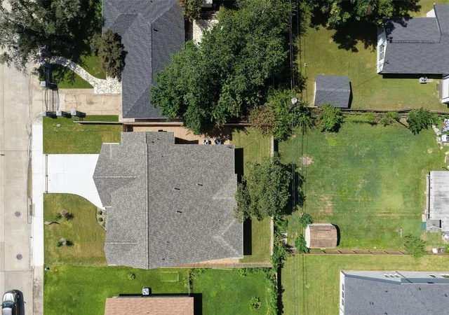 Photo 3 of Single family home for sale at 1859 Lynnview Dr, Houston, TX 77055 | MLS# 17746726 | Listing updated on 2026-07-24