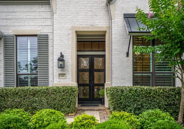 Photo 2 of Single family home for sale at 204 S Empress Green Pl, Montgomery, TX 77316 | MLS# 36159094 | Listing updated on 2026-09-13
