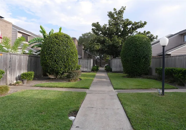 1st image of 13840 Hollowgreen Dr #106, Houston, TX 77082 | MLS# 58068489