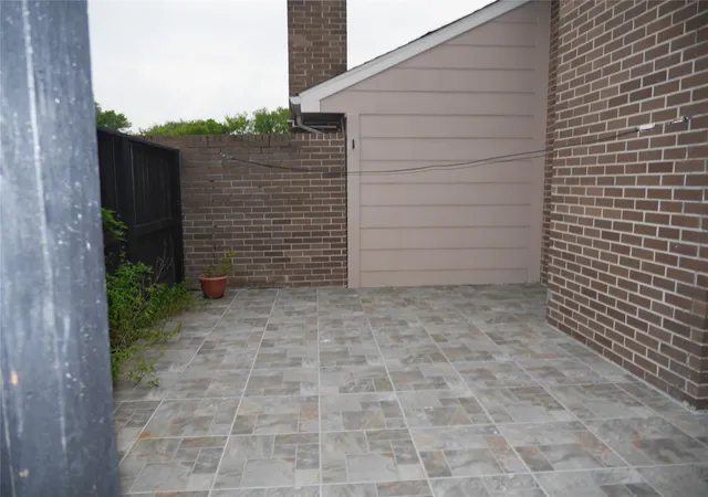 4th image of 13840 Hollowgreen Dr #106, Houston, TX 77082 | MLS# 58068489