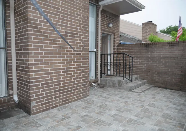 5th image of 13840 Hollowgreen Dr #106, Houston, TX 77082 | MLS# 58068489