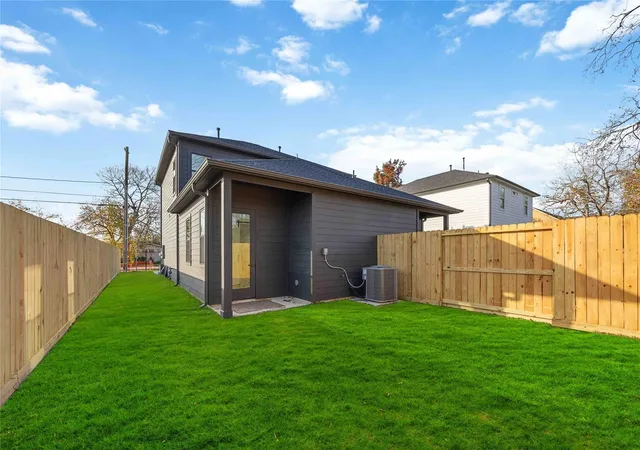 2nd image of 4502 Aledo St, Houston, TX 77051