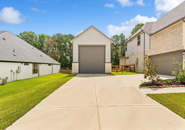Photo 3 of Single family home for sale at 534 Black Bronco Rd, Magnolia, TX 77354 | MLS# 44350647 | Listing updated on 2026-10-09