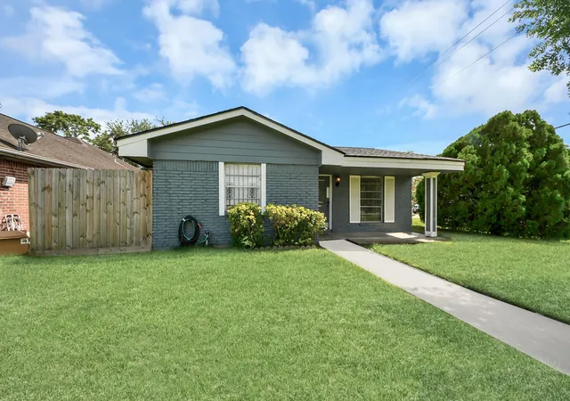 Photo 3 of Single family home for sale at 802 Ave M, South Houston, TX 77587 | MLS# 23678772 | Listing updated on 2026-08-19
