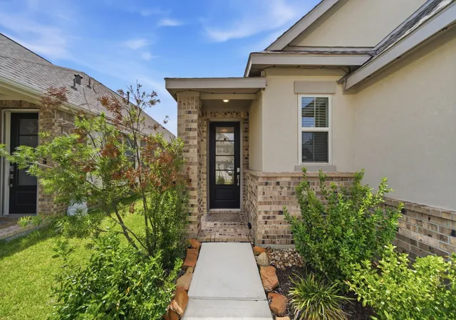 Photo 2 of Single family home for sale at 4919 Sand Clouds Dr, Katy, TX 77493 | MLS# 27247927 | Listing updated on 2026-09-18