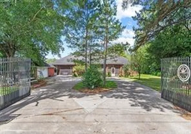2nd image of 21719 Mueschke Rd, Tomball, TX 77377 | MLS# 80138194