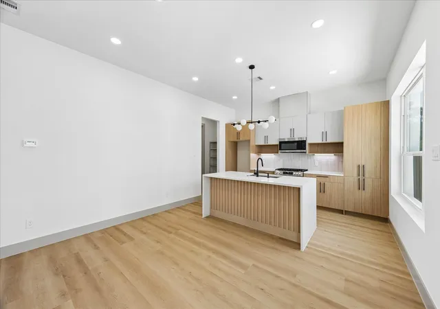 4th image of 2953 Delafield St, Houston, TX 77023 | MLS# 50757297