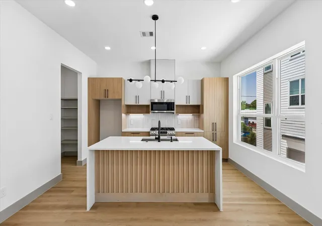 5th image of 2953 Delafield St, Houston, TX 77023 | MLS# 50757297