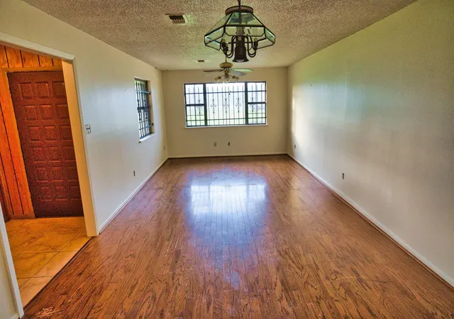 4th image of 1506 Fm 2611, Bay City, TX 77414 | MLS# 8694941