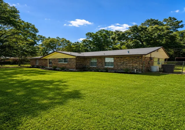 Photo 2 of Single family home for sale at 1610 Lilac Ave, Lufkin, TX 75901 | MLS# 82261248 | Listing updated on 2026-09-15