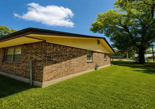 Photo 3 of Single family home for sale at 1610 Lilac Ave, Lufkin, TX 75901 | MLS# 82261248 | Listing updated on 2026-09-15