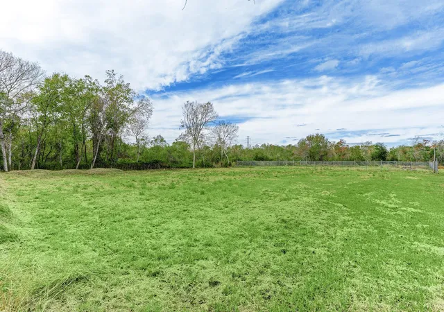 5th image of 0 Hawaii Ave, League City, TX 77573 | MLS# 48403455
