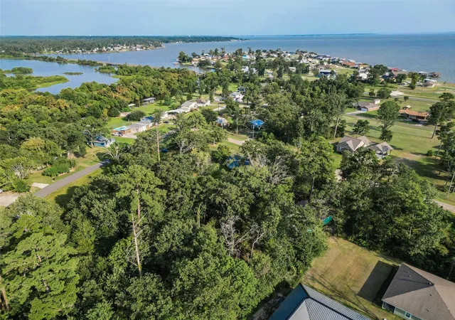 33rd image of 182 Yaupon Crk, Onalaska, TX 77360 | MLS# 21389234