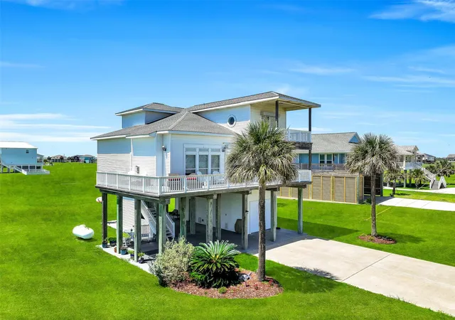 Photo 2 of Single family home for sale at 18614 Warrior Rd, Galveston, TX 77554 | MLS# 26251812 | Listing updated on 2026-09-20