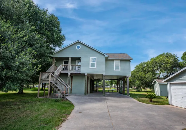 image of 1814 County Road 297, Bay City, TX 77414 | MLS# 24721637