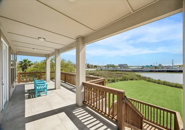 Photo 3 of Single family home for sale at 2001 Oceanview Dr, Seabrook, TX 77586 | MLS# 24498629 | Listing updated on 2026-09-12