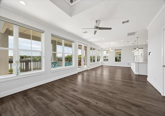 Photo 4 of Single family home for sale at 2001 Oceanview Dr, Seabrook, TX 77586 | MLS# 24498629 | Listing updated on 2026-09-12