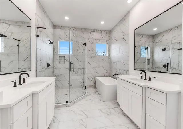 Photo 1 of Single family home for sale at 806 Fisher St #B, Houston, TX 77018 | MLS# 68094302 | Listing updated on 2026-09-14