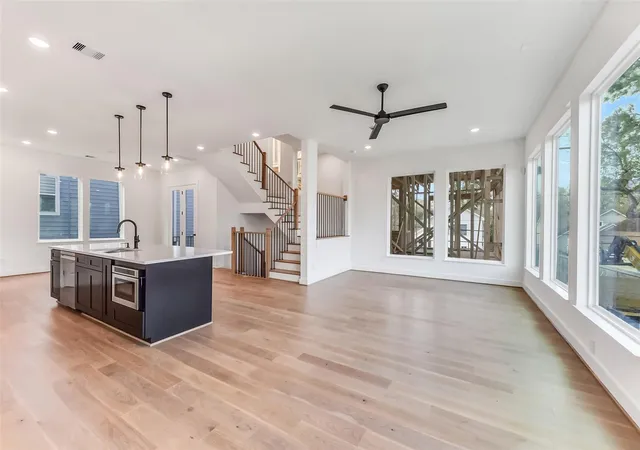 Photo 4 of Single family home for sale at 806 Fisher St #B, Houston, TX 77018 | MLS# 68094302 | Listing updated on 2026-09-14