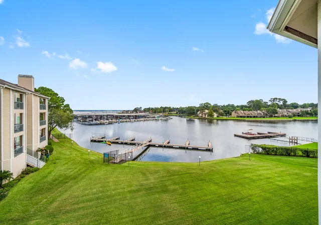 Listing Photo 1 - Condo for sale in building located at 12800 Melville Dr, Montgomery, TX 77356 - Unit #A313