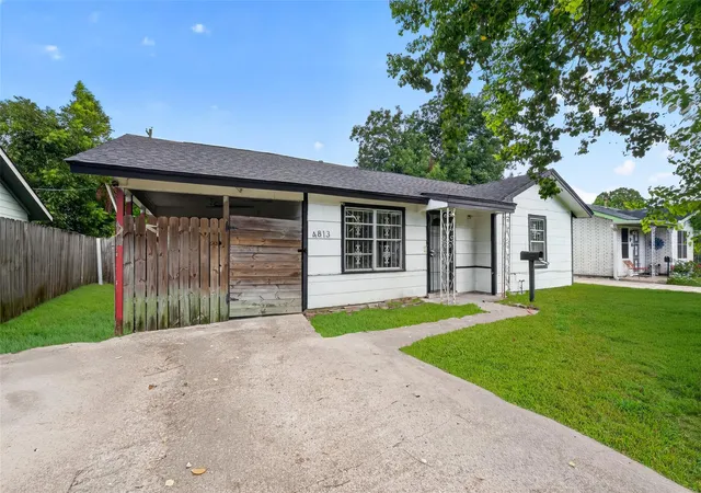 2nd image of 4813 Brinkley St, Houston, TX 77033 | MLS# 98598701