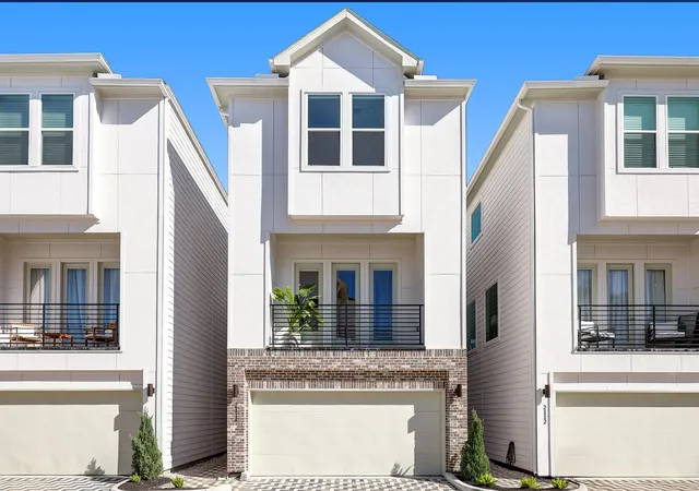 Photo 1 of Single family home for sale at 2114 Bella Amanecer Ln, Houston, TX 77055 | MLS# 17124281 | Listing updated on 2026-06-27