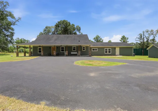 Photo 2 of Single family home for sale at 10695 White Rock Rd, Conroe, TX 77306 | MLS# 83672692 | Listing updated on 2026-09-05