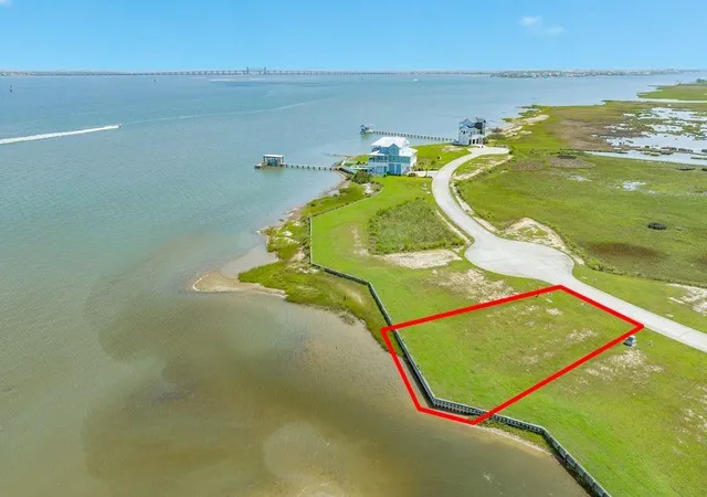 Photo 2 of Sale Pending at 1506 Bay Pointe Dr, Galveston, TX 77554 | MLS# 35242632 | Listing updated on 2026-09-18