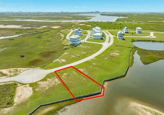 Photo 3 of Sale Pending at 1506 Bay Pointe Dr, Galveston, TX 77554 | MLS# 35242632 | Listing updated on 2026-09-18