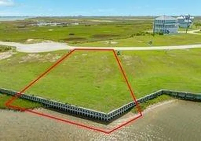 Photo 4 of Sale Pending at 1506 Bay Pointe Dr, Galveston, TX 77554 | MLS# 35242632 | Listing updated on 2026-09-18