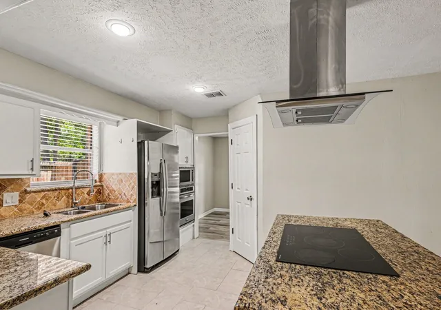 Photo 4 of Single family home for sale at 2174 Little Cedar Dr, Kingwood, TX 77339 | MLS# 66534810 | Listing updated on 2026-09-10