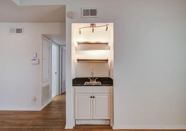 5th image of 5711 Sugar Hill Dr #108, Houston, TX 77057 | MLS# 28853610