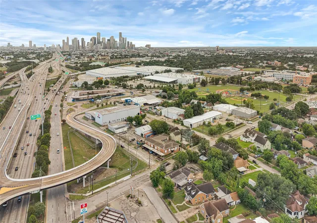 1st image of 1422 Scharpe St, Houston, TX 77023 | MLS# 80953873