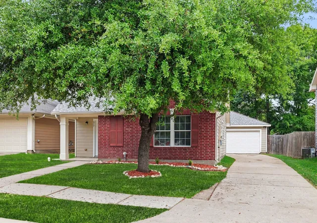 2nd image of 817 Dragonfly Dr, Conroe, TX 77301 | MLS# 15337945