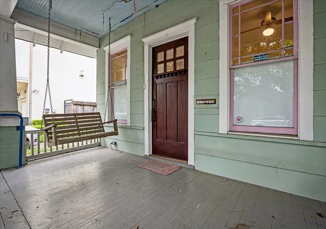 Photo 2 of Sale Pending at 1219 W Drew St, Houston, TX 77006 | MLS# 25070763 | Listing updated on 2026-08-26