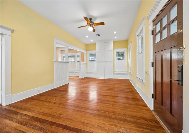 Photo 3 of Sale Pending at 1219 W Drew St, Houston, TX 77006 | MLS# 25070763 | Listing updated on 2026-08-26