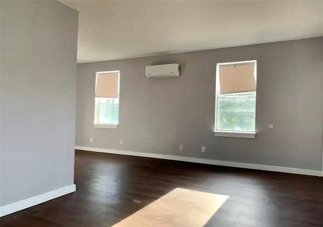 5th image of 5109 Avenue L, Galveston, TX 77551 | MLS# 24955026