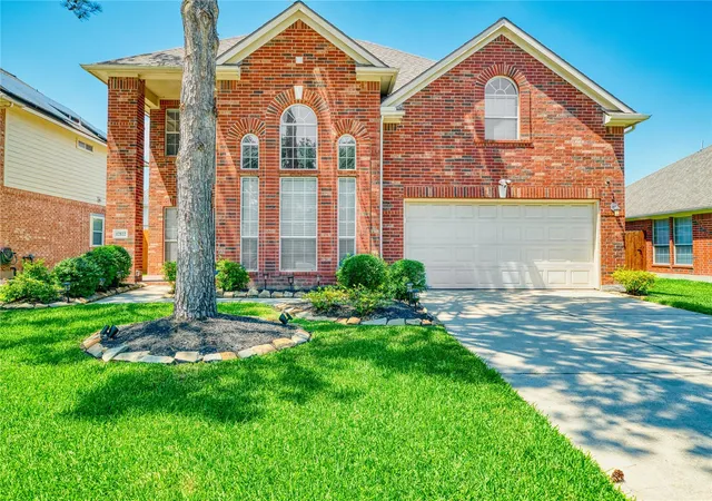 Photo 2 of Single family home for sale at 12822 Fieldcliff Ct, Houston, TX 77041 | MLS# 70086406 | Listing updated on 2026-06-03