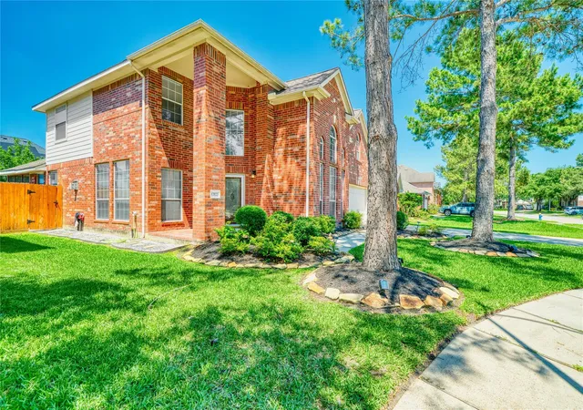 Photo 3 of Single family home for sale at 12822 Fieldcliff Ct, Houston, TX 77041 | MLS# 70086406 | Listing updated on 2026-06-03