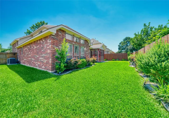 Photo 4 of Single family home for sale at 12822 Fieldcliff Ct, Houston, TX 77041 | MLS# 70086406 | Listing updated on 2026-06-03