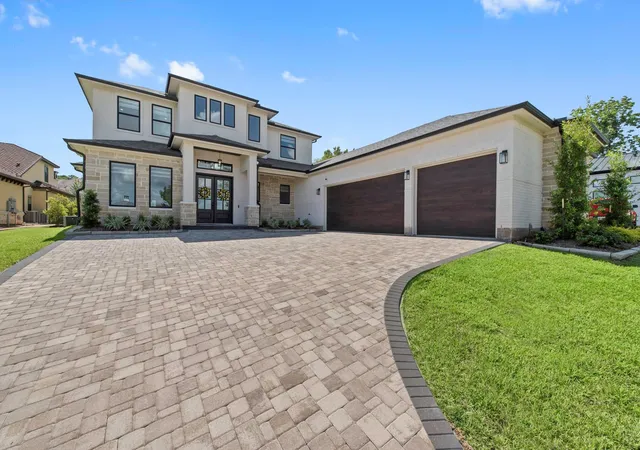 Photo 1 of Single family home for sale at 135 Bentwater Bay Dr, Montgomery, TX 77356 | MLS# 92797847 | Listing updated on 2026-08-06