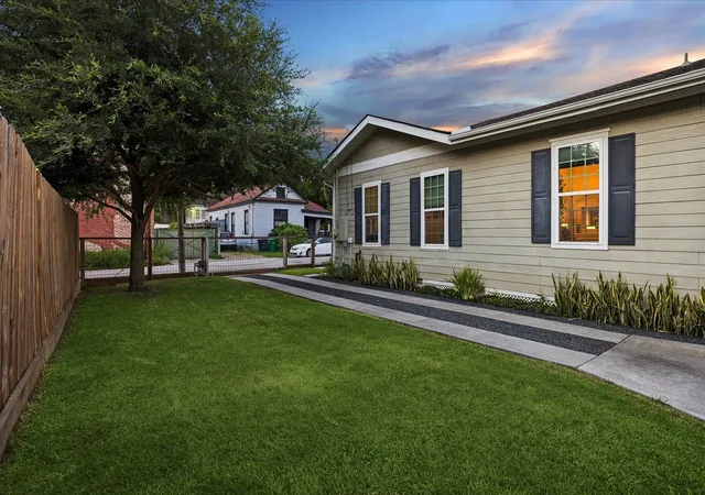 3rd image of 106 Alma St, Houston, TX 77009 | MLS# 40423472