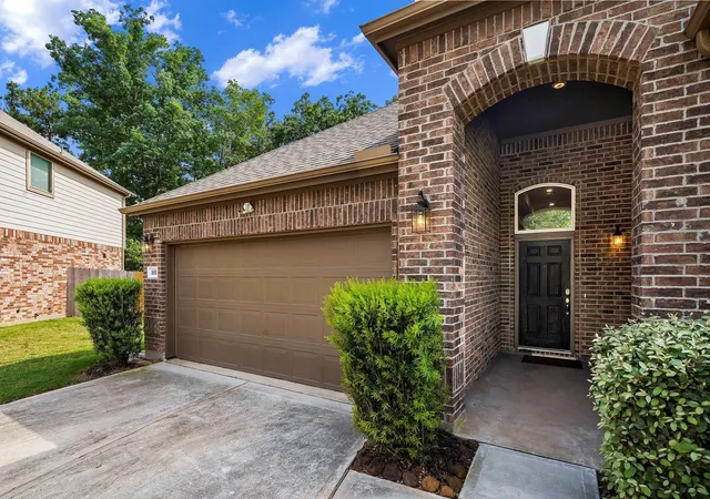 Photo 3 of Sale Pending at 1810 Daly Way, Conroe, TX 77304 | MLS# 35806167 | Listing updated on 2026-09-21