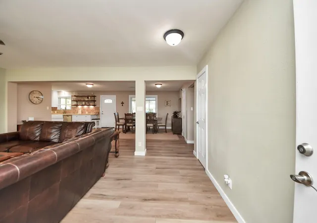 Photo 3 of Single family home for sale at 6515 Williams School Rd, Needville, TX 77461 | MLS# 97077705 | Listing updated on 2026-08-19