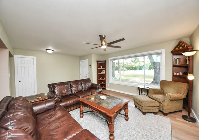 Photo 4 of Single family home for sale at 6515 Williams School Rd, Needville, TX 77461 | MLS# 97077705 | Listing updated on 2026-08-19