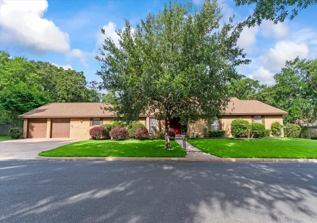 1st image of 120 Hickory St, Huntsville, TX 77320 | MLS# 33543119