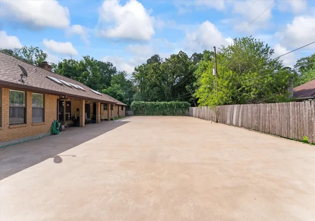 5th image of 120 Hickory St, Huntsville, TX 77320 | MLS# 33543119