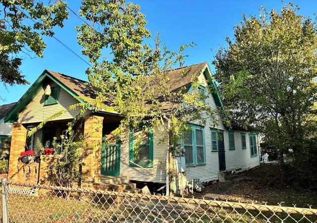 5th image of 305 Eastwood St, Houston, TX 77011 | MLS# 52079157