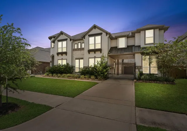 Photo 3 of Single family home for sale at 14014 Mulberry River Ln, Houston, TX 77059 | MLS# 95033249 | Listing updated on 2026-09-12
