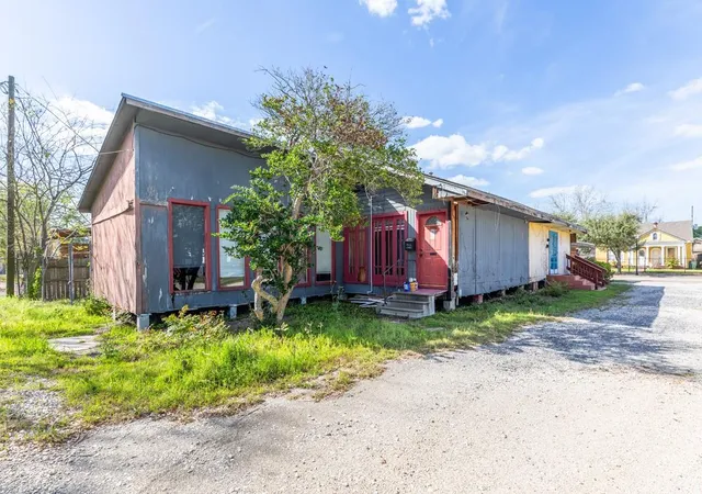 28th image of 2485 Calder St, Beaumont, TX 77702 | MLS# 30724650